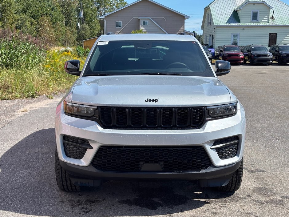 2025 Jeep Grand Cherokee LAREDO ALTITUDE-2