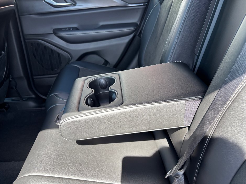 2025 Jeep Grand Cherokee LAREDO ALTITUDE-18