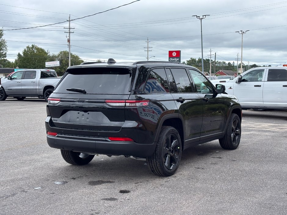 2025 Jeep Grand Cherokee LAREDO ALTITUDE-4