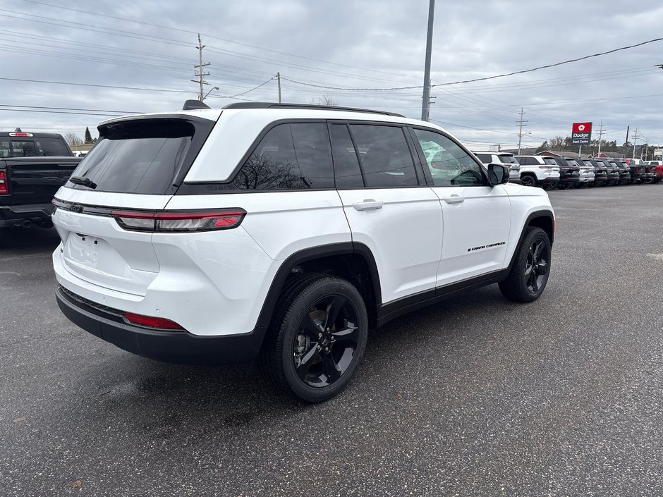 2025 Jeep Grand Cherokee LAREDO ALTITUDE-5