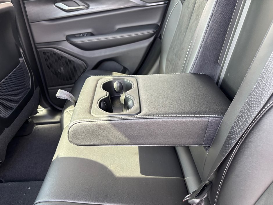 2025 Jeep Grand Cherokee LAREDO ALTITUDE-18