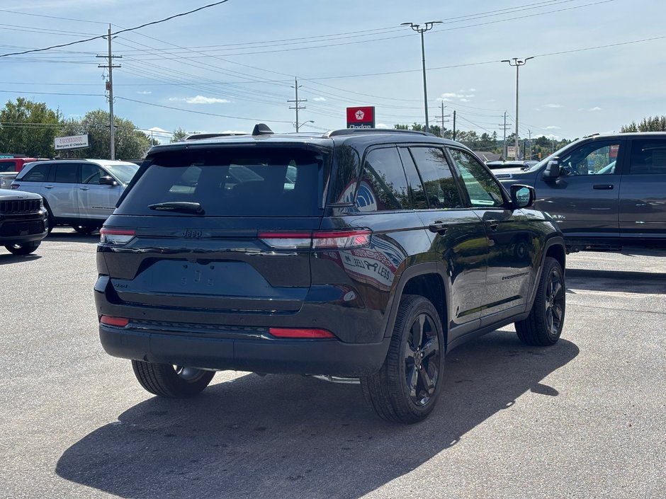 2025 Jeep Grand Cherokee LAREDO ALTITUDE-4