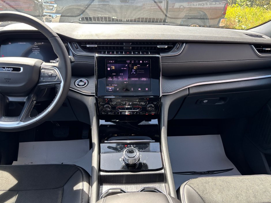 2025 Jeep Grand Cherokee LAREDO ALTITUDE-15
