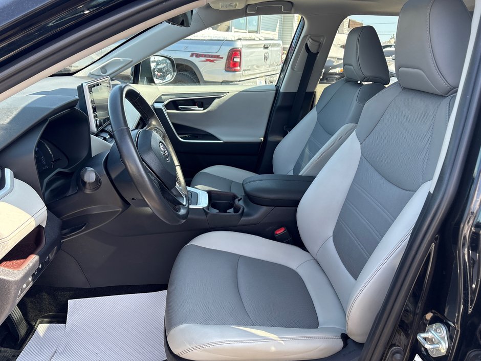 2020 Toyota RAV4 Hybrid Limited-9