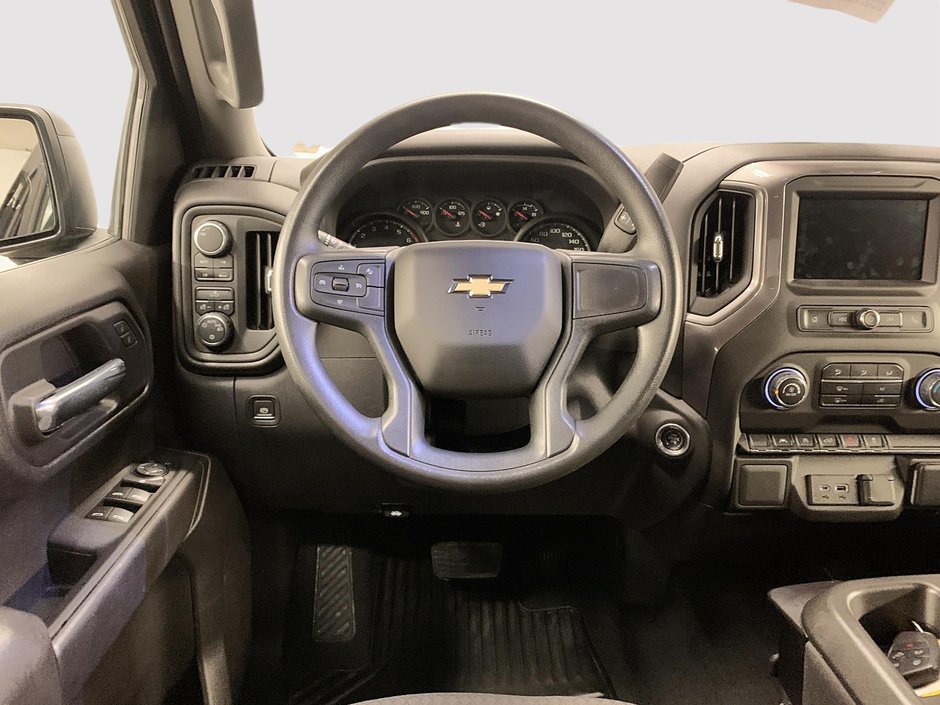 2022 Chevrolet Silverado 1500 CUSTOM CREW CAB 4X4