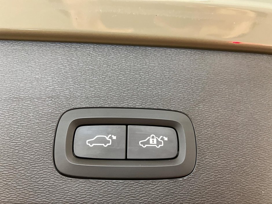 2023 Volvo C40 TWIN RECHARGE ULTIMATE-13