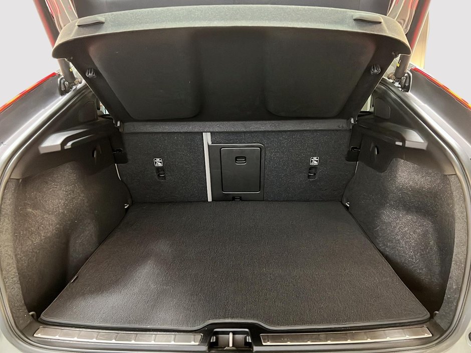 Volvo C40 RECHARGE PLUS TWIN 2023-13
