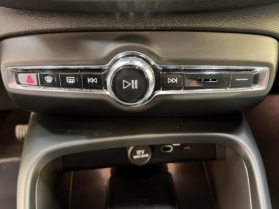 Volvo C40 RECHARGE PLUS TWIN 2023-16