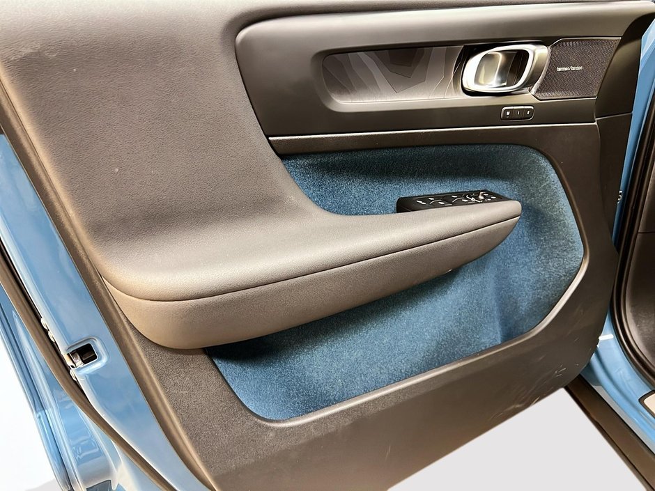 2023 Volvo C40 TWIN RECHARGE ULTIMATE 4RM-22