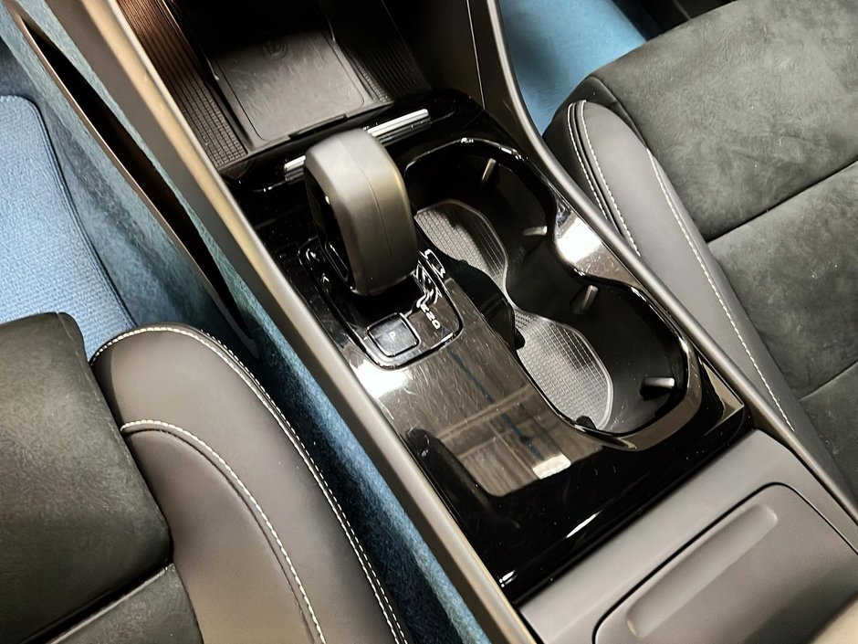 2023 Volvo C40 TWIN RECHARGE ULTIMATE 4RM-14