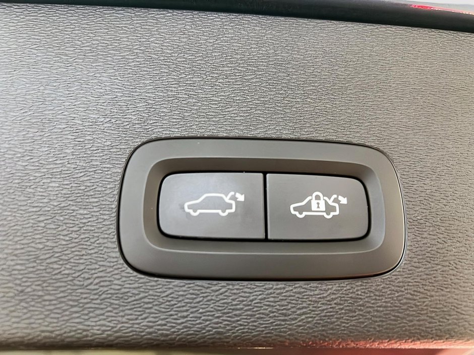 2023 Volvo C40 TWIN RECHARGE ULTIMATE 4RM-13