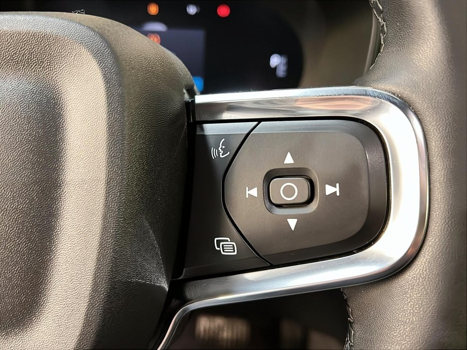 Volvo C40 RECHARGE ULTIMATE TOIT PANO NAV 4RM 2023-19