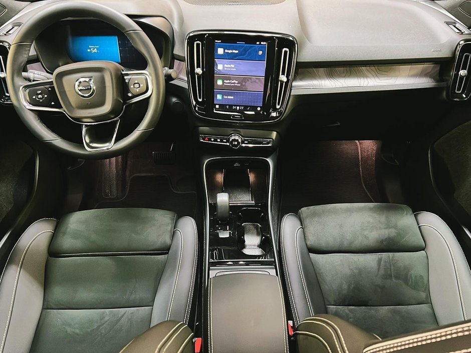 Volvo C40 RECHARGE ULTIMATE TOIT PANO NAV 4RM 2023-10