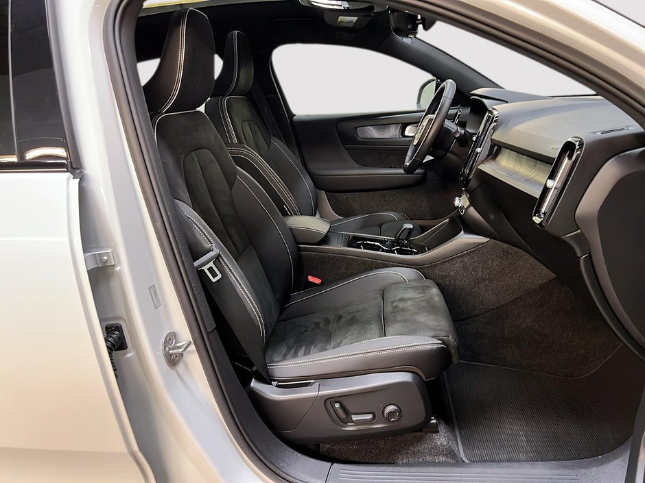 Volvo C40 RECHARGE ULTIMATE TOIT PANO NAV 4RM 2023-7