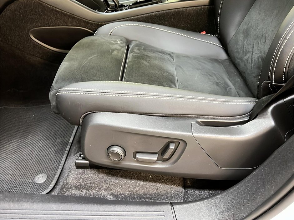 Volvo C40 RECHARGE ULTIMATE TOIT PANO NAV 4RM 2023-24