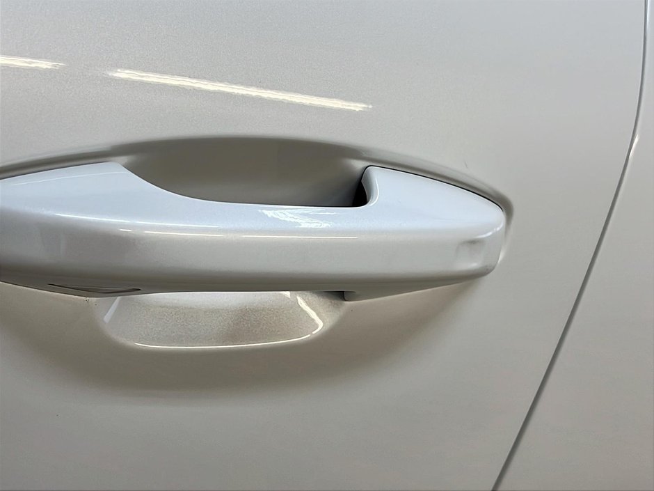 Volvo C40 RECHARGE ULTIMATE TOIT PANO NAV 4RM 2023-25