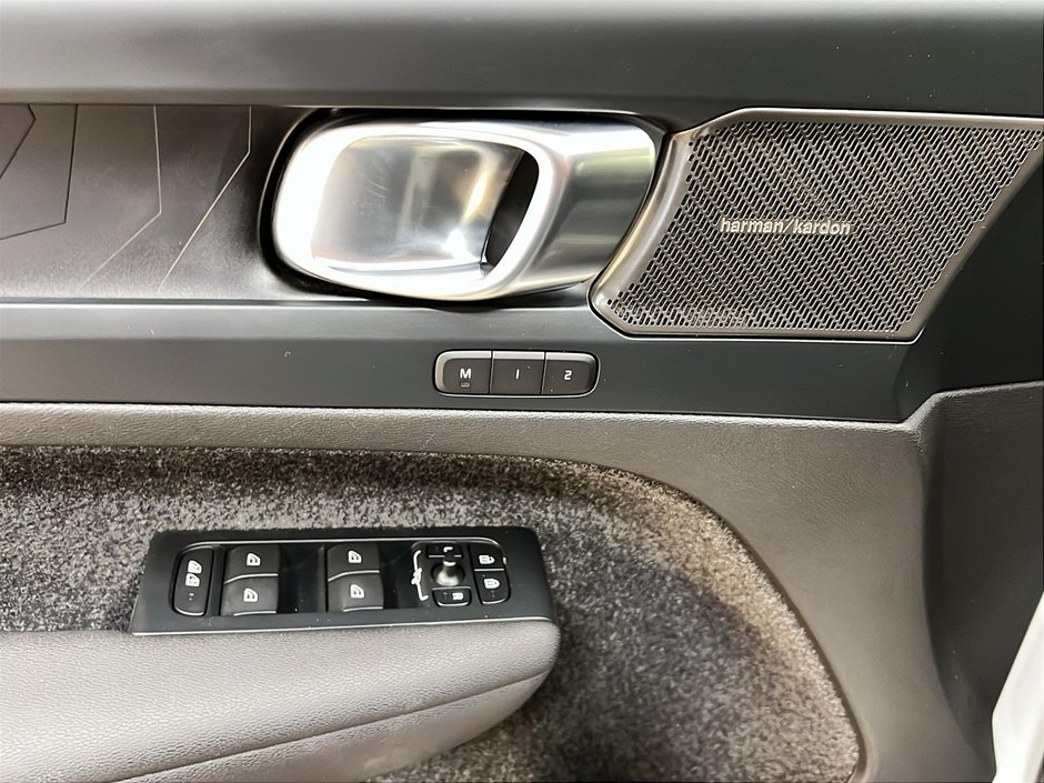 Volvo C40 RECHARGE ULTIMATE TOIT PANO NAV 4RM 2023-22