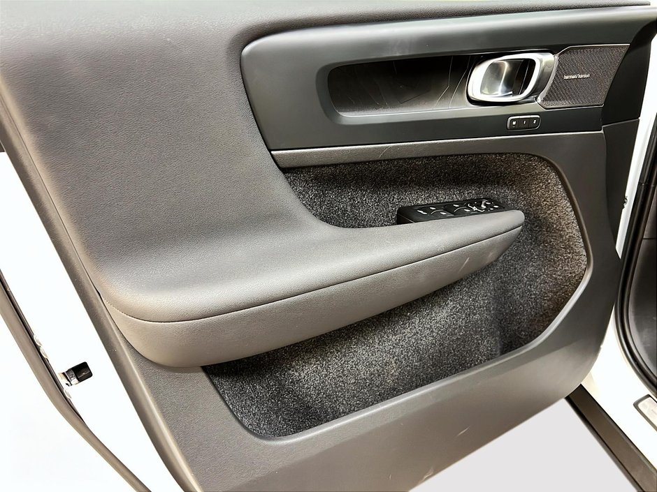 Volvo C40 RECHARGE ULTIMATE TOIT PANO NAV 4RM 2023-23