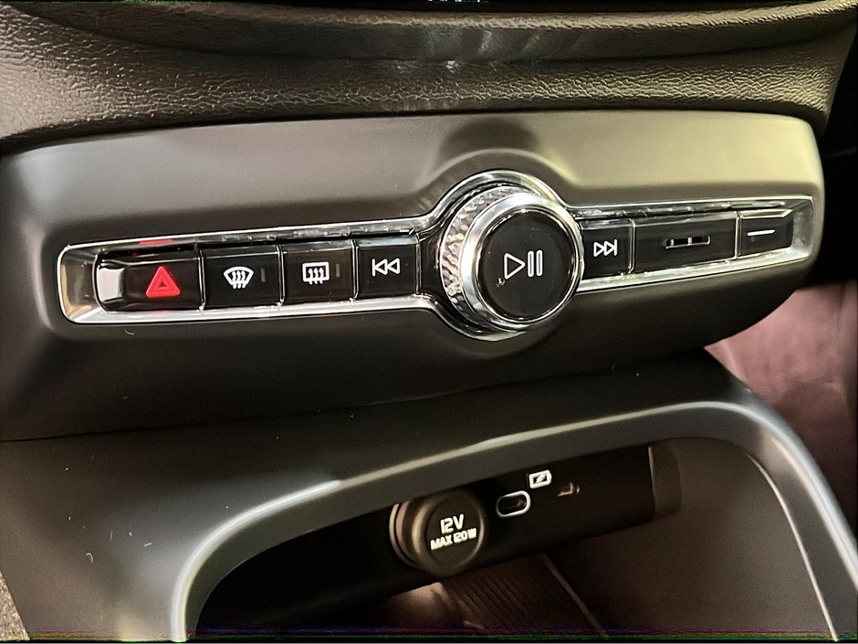 Volvo C40 RECHARGE ULTIMATE TOIT PANO NAV 4RM 2023-15