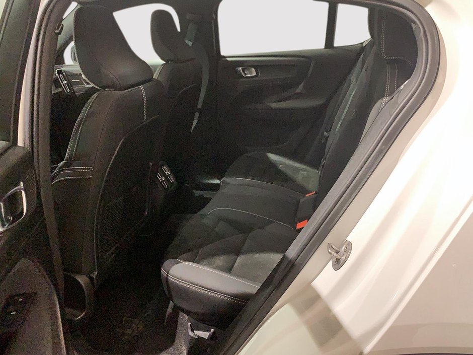 2023 Volvo C40 RECHARGE ULTIMATE TOIT PANO NAV 4RM-14