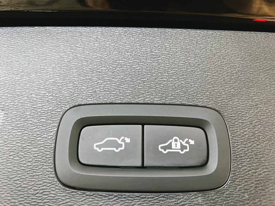 Volvo C40 RECHARGE CORE NAV 2024-13