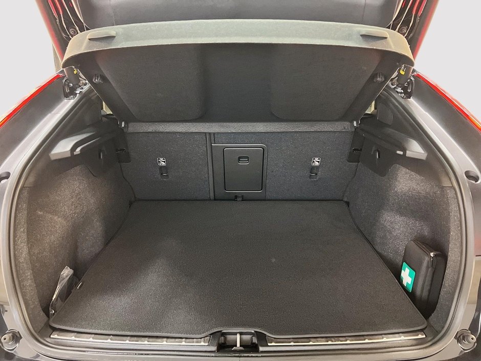 Volvo C40 RECHARGE CORE NAV 2024-12