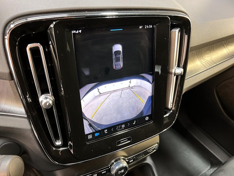 2024 Volvo C40 RECHARGE ULTIMATE NAV-17