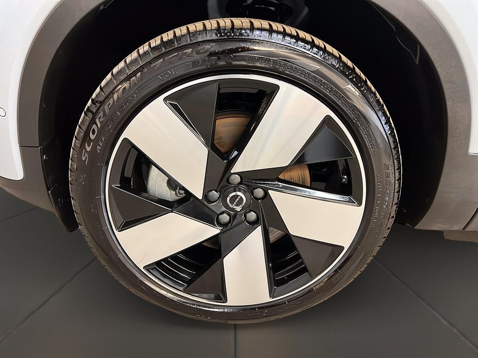 2024 Volvo C40 RECHARGE ULTIMATE NAV-28