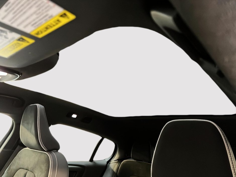 2024 Volvo C40 RECHARGE ULTIMATE NAV-9
