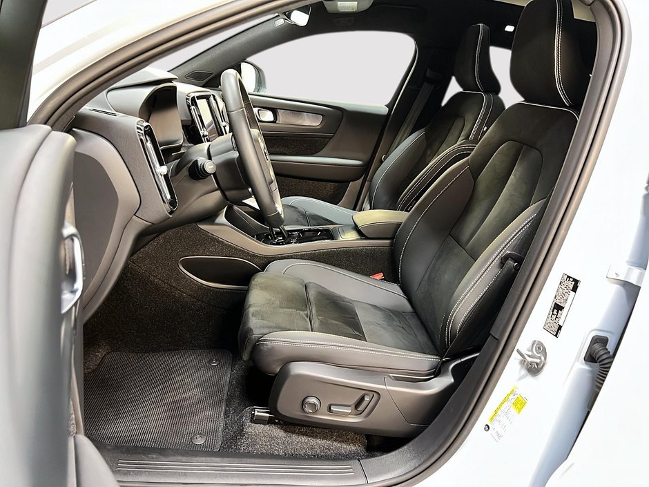 2024 Volvo C40 RECHARGE ULTIMATE NAV-6