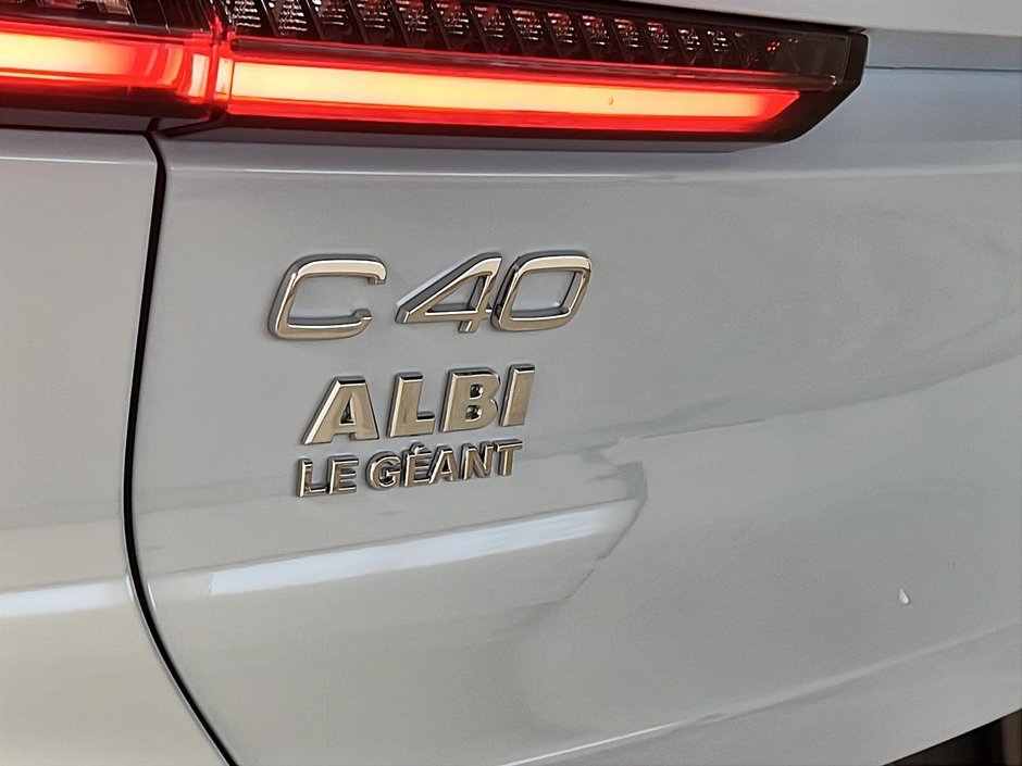 2024 Volvo C40 RECHARGE ULTIMATE NAV-25