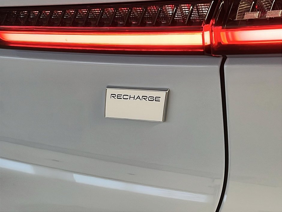 2024 Volvo C40 RECHARGE ULTIMATE NAV-27