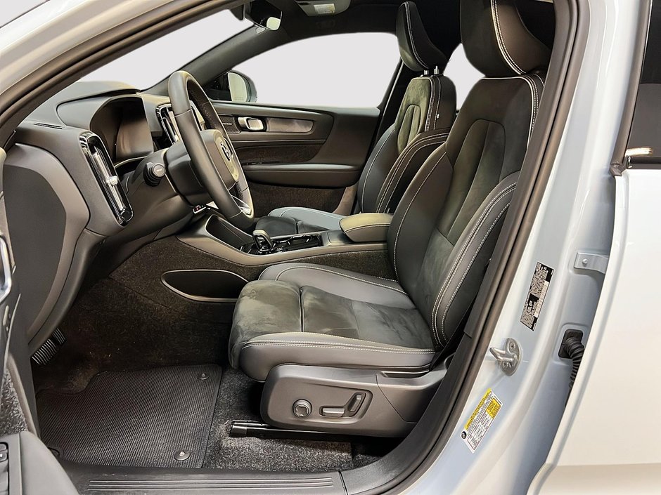 2024 Volvo C40 RECHARGE ULTIMATE NAV-6