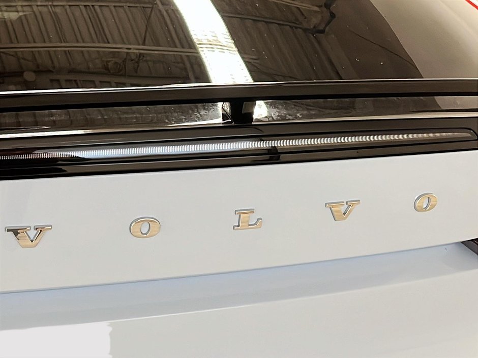2024 Volvo C40 RECHARGE ULTIMATE NAV-26