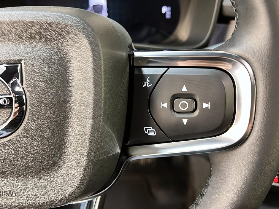 2024 Volvo C40 RECHARGE ULTIMATE NAV-19