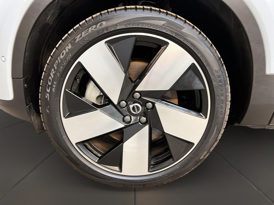 2024 Volvo C40 RECHARGE ULTIMATE NAV-28