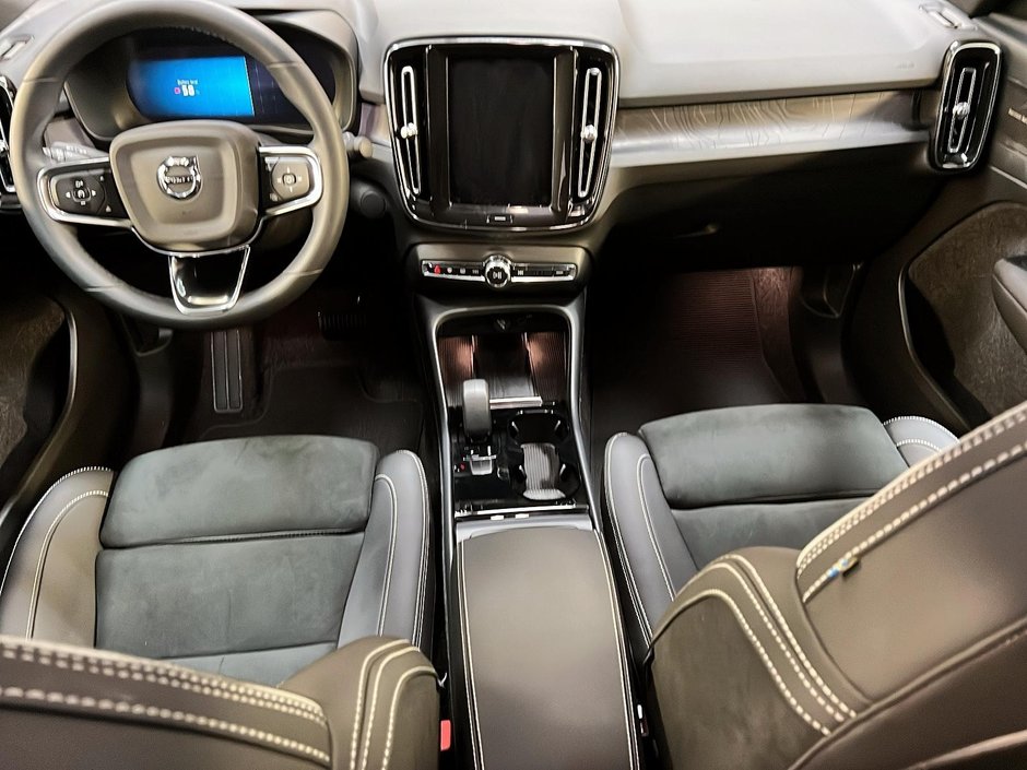 2024 Volvo C40 RECHARGE ULTIMATE NAV-10