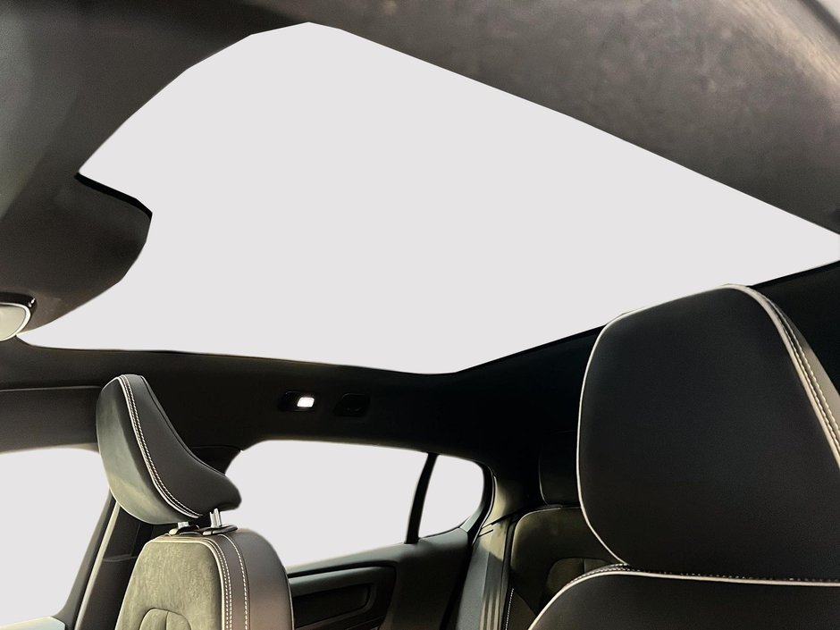 2024 Volvo C40 RECHARGE ULTIMATE NAV-9