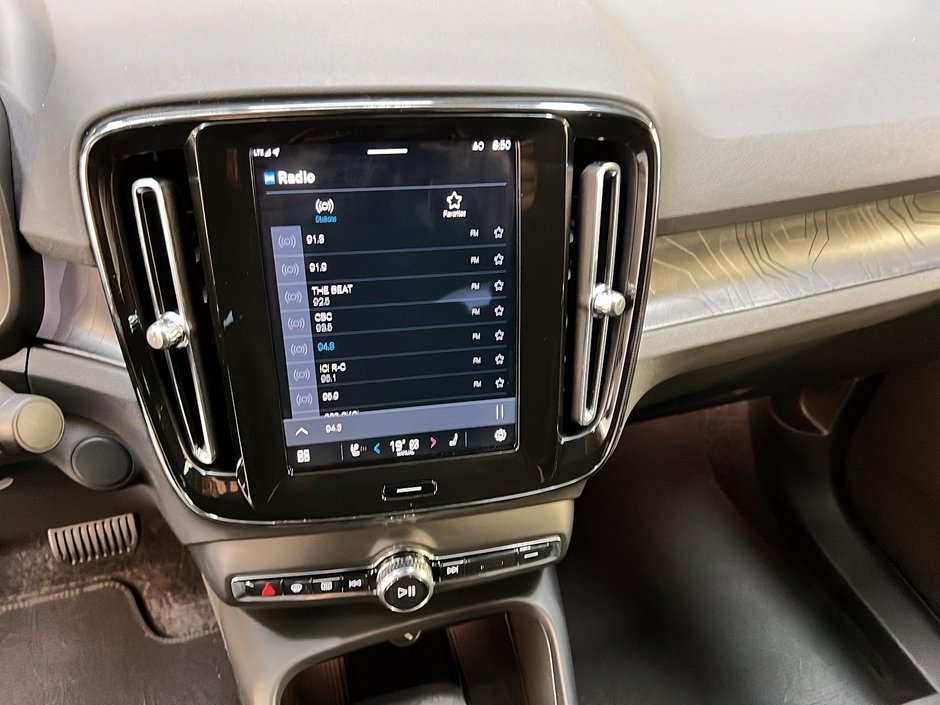 2024 Volvo C40 RECHARGE ULTIMATE NAV-16