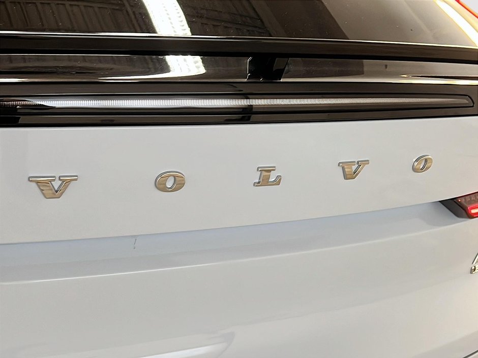 2024 Volvo C40 RECHARGE ULTIMATE NAV-26