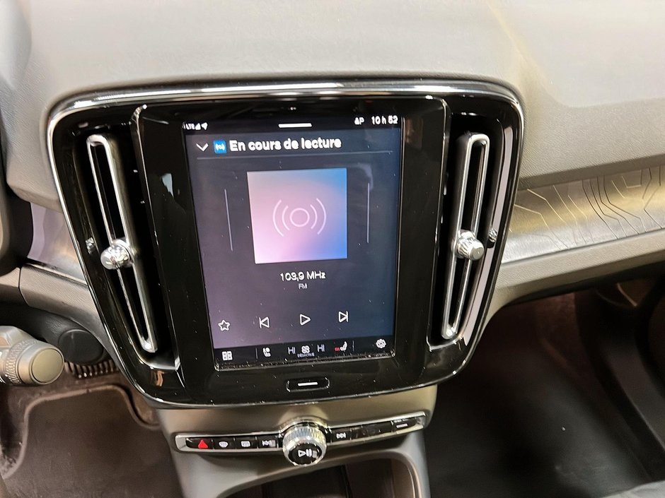 2024 Volvo C40 RECHARGE ULTIMATE NAV-16
