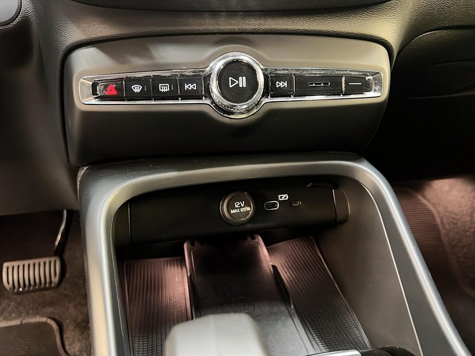 2024 Volvo C40 RECHARGE ULTIMATE NAV-15
