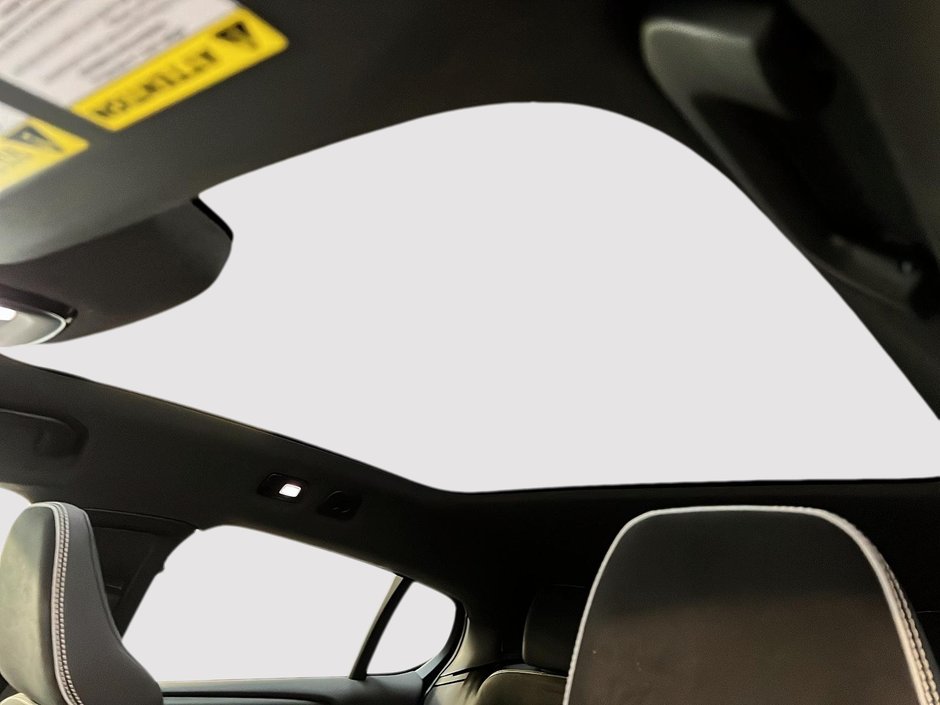 2024 Volvo C40 RECHARGE ULTIMATE NAV-9