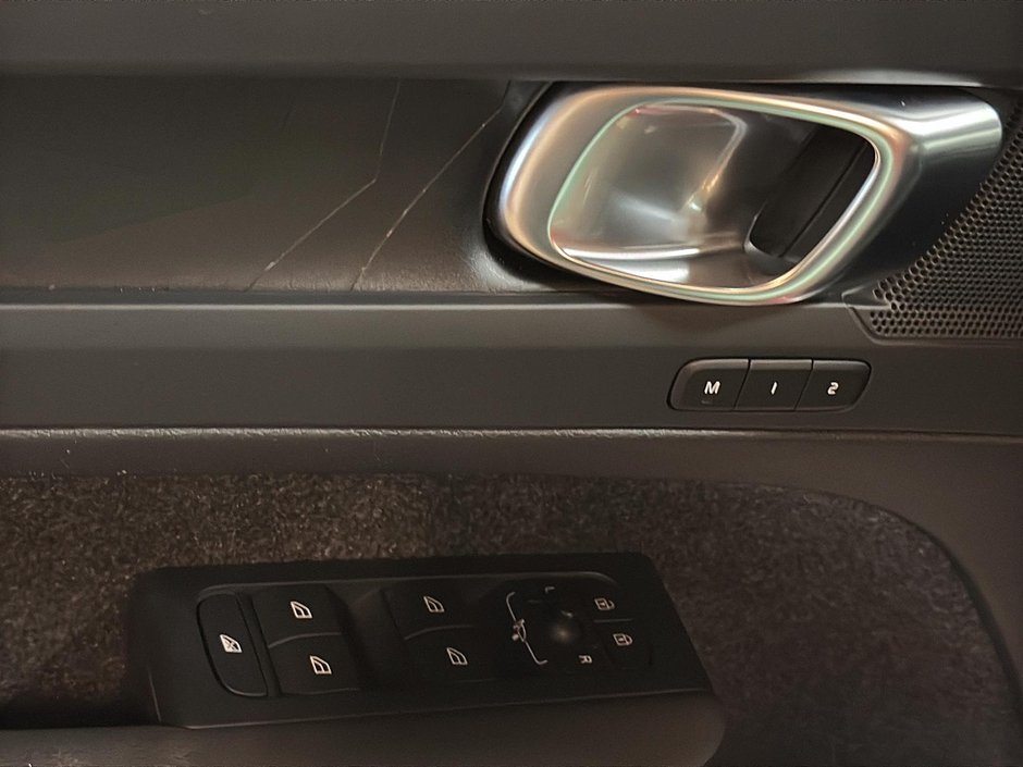 Volvo C40 TWIN RECHARGE PLUS  TOIT PANO NAV 4RM 2024-22