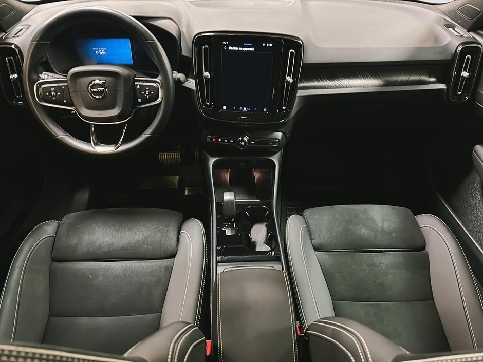 Volvo C40 TWIN RECHARGE PLUS  TOIT PANO NAV 4RM 2024-11