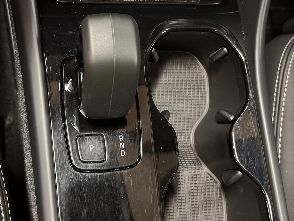 Volvo C40 TWIN RECHARGE PLUS  TOIT PANO NAV 4RM 2024-15