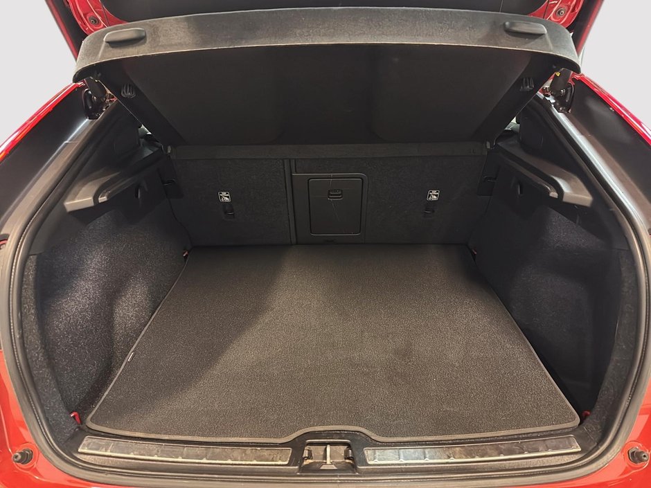 Volvo C40 TWIN RECHARGE PLUS  TOIT PANO NAV 4RM 2024-13