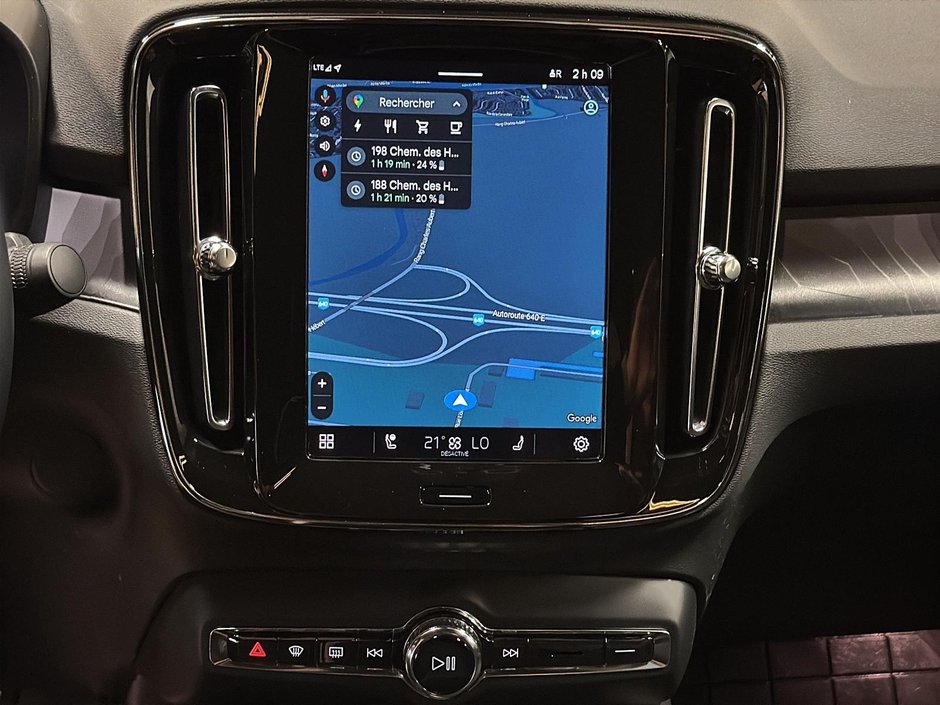 Volvo C40 TWIN RECHARGE PLUS  TOIT PANO NAV 4RM 2024-19