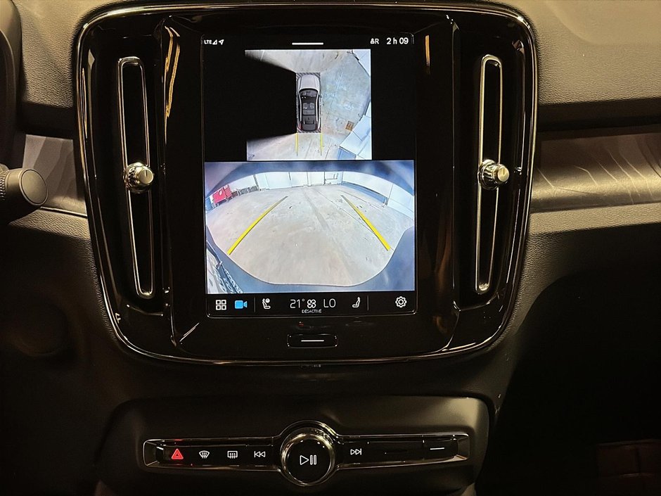 Volvo C40 TWIN RECHARGE PLUS  TOIT PANO NAV 4RM 2024-18