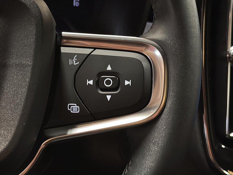 Volvo C40 TWIN RECHARGE PLUS  TOIT PANO NAV 4RM 2024-20